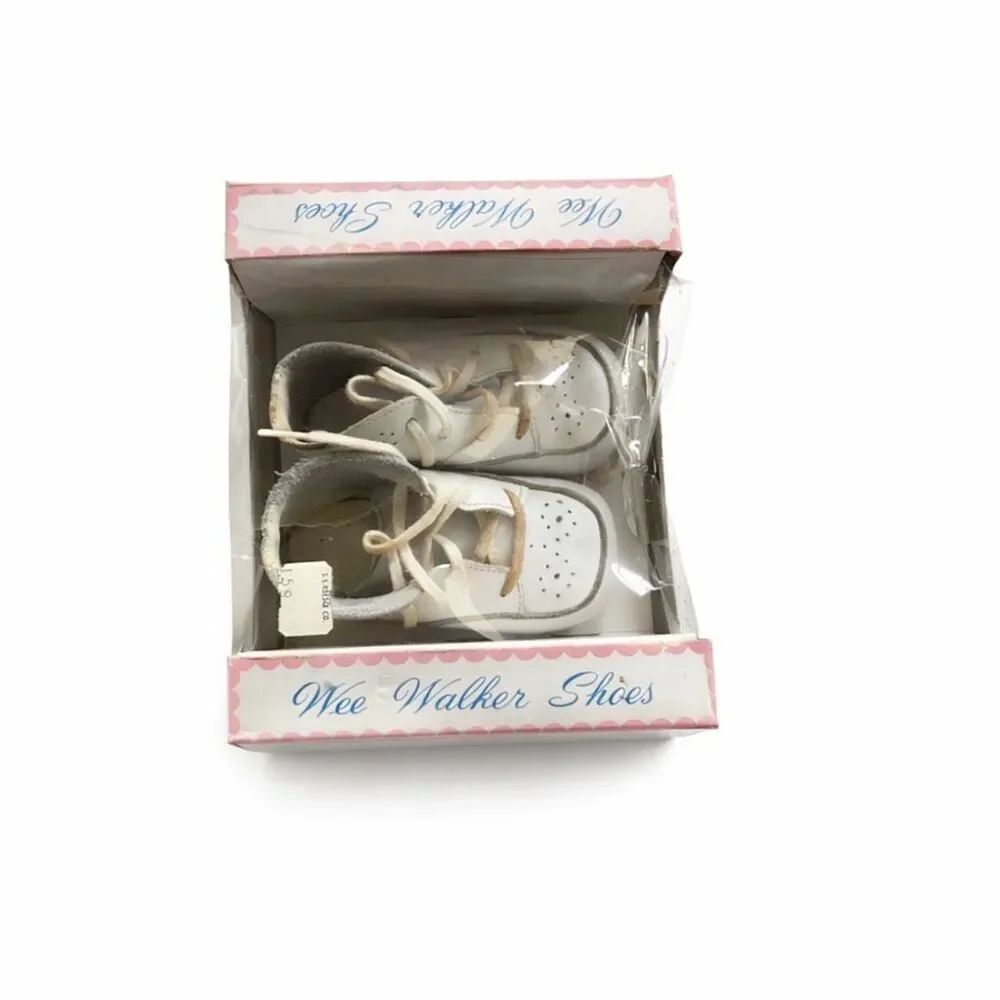 VINTAGE LEATHER WEE WALKERS BABY SHOES 1950's